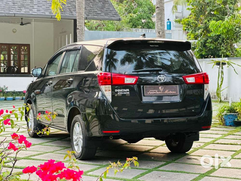 Toyota Innova Crysta 2.4 G Mt 8s, 2024, Diesel