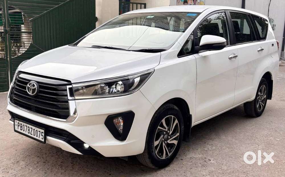 Toyota Innova Crysta, 2022, Petrol
