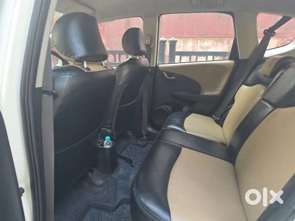 2013 Honda Jazz Vmt Top Model Petrol First Owner For Just Rs 2,85,000/