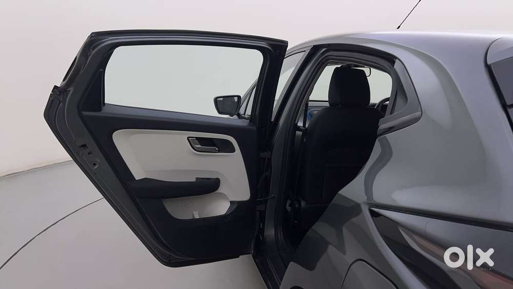 Tata Altroz 1.2 Xz Plus Petrol, 2023, Petrol