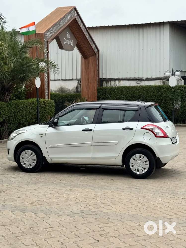 Maruti Suzuki Swift Vxi, 2013, Petrol