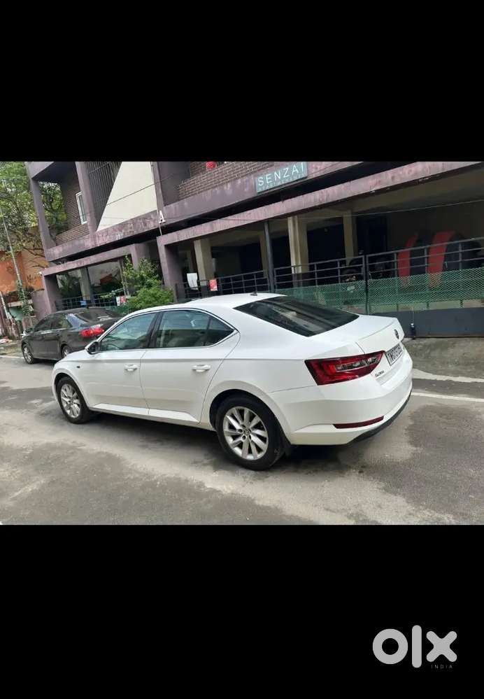 Skoda Superb 2016 Petrol Well Maintained