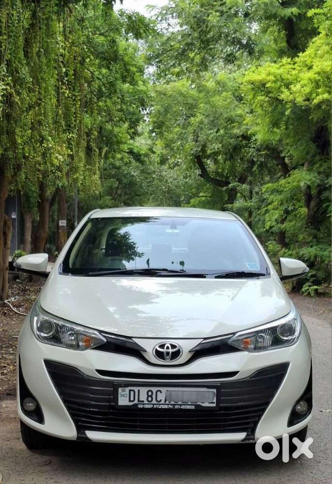 Toyota Yaris V Cvt, 2018, Petrol