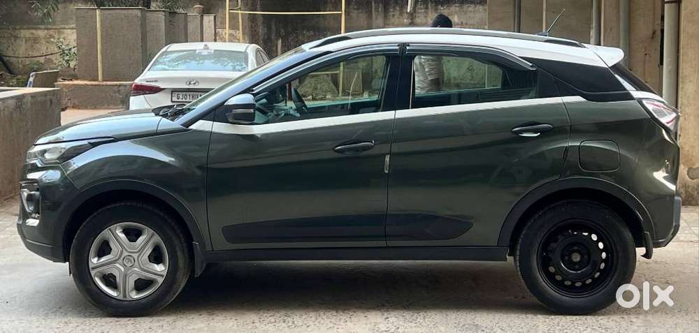 Tata Nexon 1.2 Revotron Xma Amt (s), 2021, Cng & Hybrids