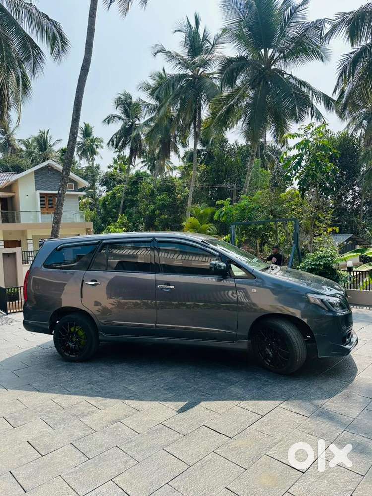 Toyota Innova 2015 Diesel Well Maintained