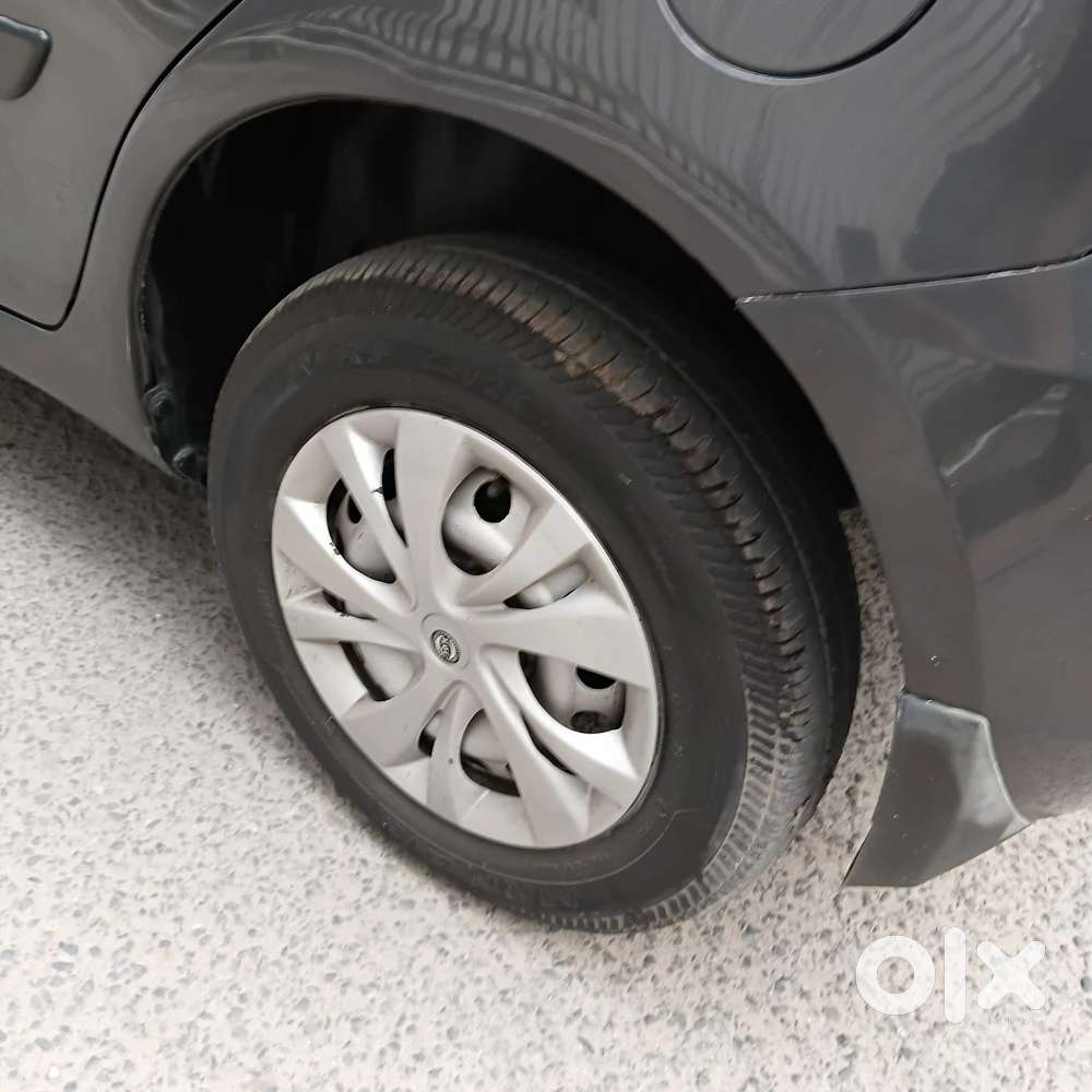 Maruti Suzuki Swift Lxi Optional-o, 2015, Petrol
