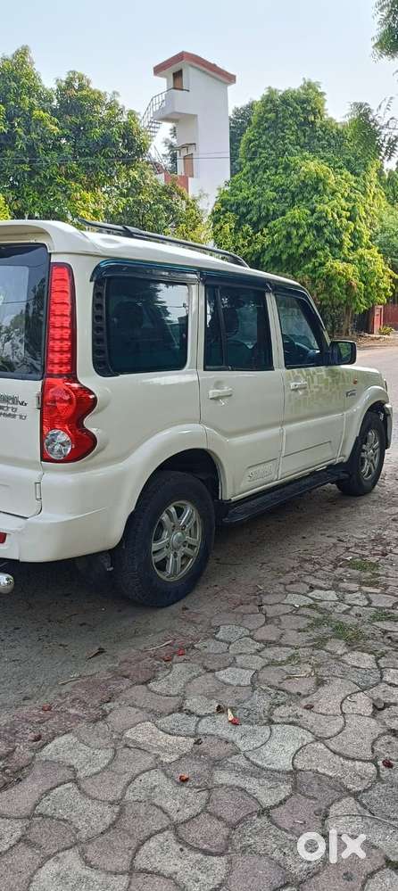 Mahindra Scorpio Vlx 2wd Abs At Bsiii, 2011, Diesel