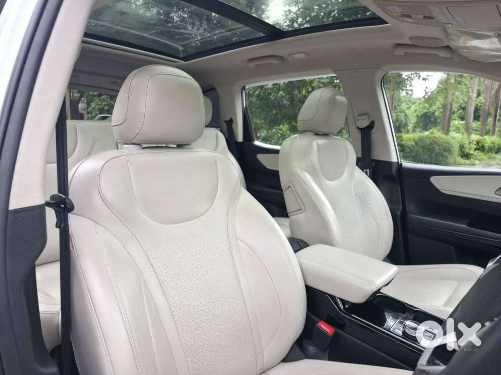 Mahindra Xuv700 2.2 Ax 7 Diesel At Luxury Pack Str, 2023, Diesel