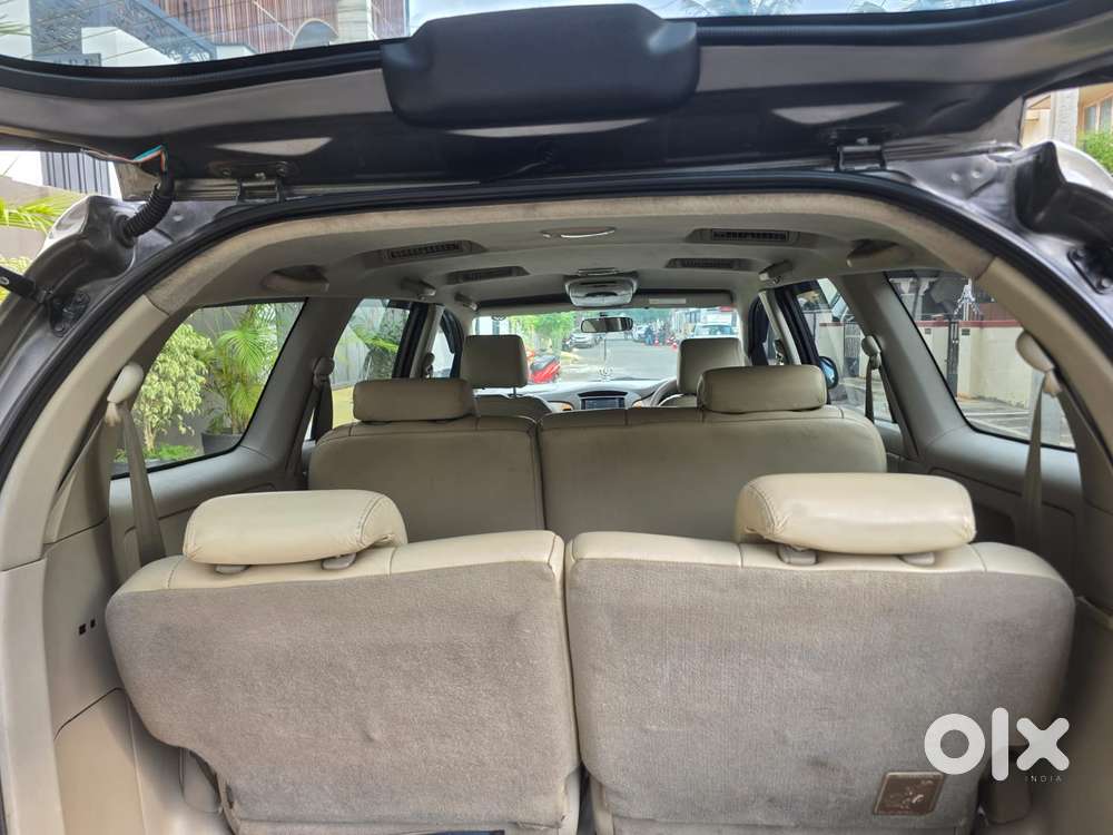 Toyota Innova 2.5 V Diesel 7-seater, 2011, Diesel