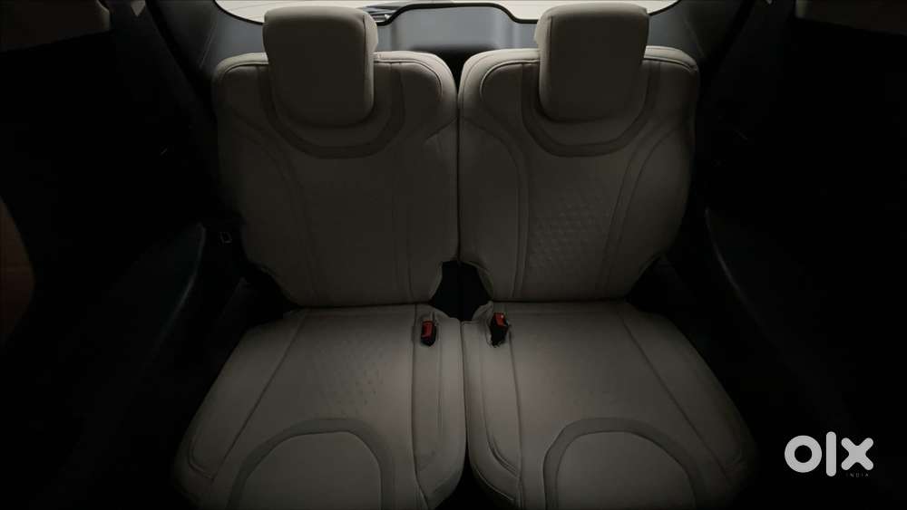 Mahindra Xuv700 2.2 Ax 5 Diesel At 7 Str, 2023, Diesel