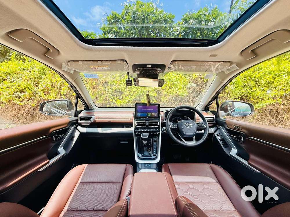 Toyota Innova Hycross 2.0 Zx (o) Hybrid 7 Str, 2025, Petrol