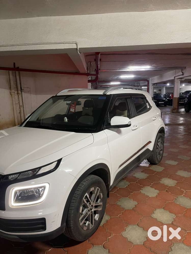 Hyundai Venue 2024 Diesel Excellent Condition- Bh Registration