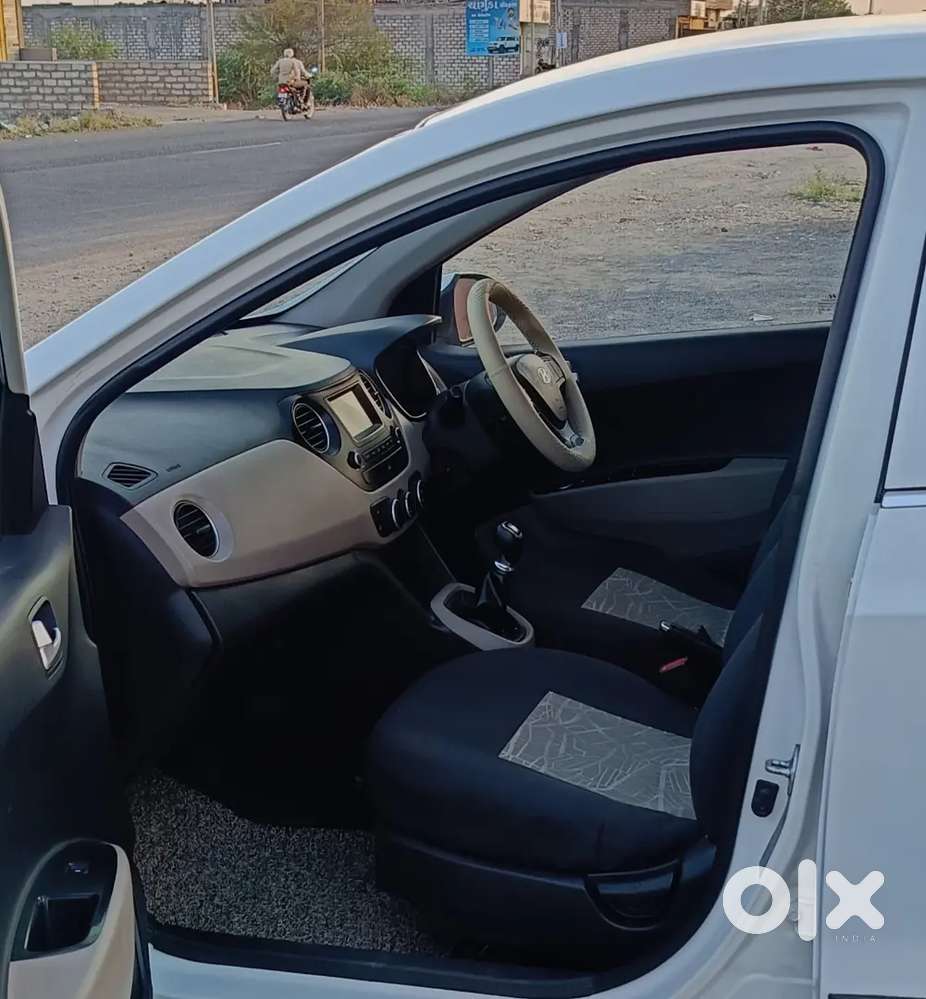 Hyundai Grand I10 Sportz Petrol 2017(1 St Owner)