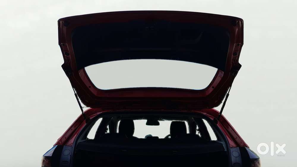 Tata Altroz Xma Plus (s), 2024, Petrol