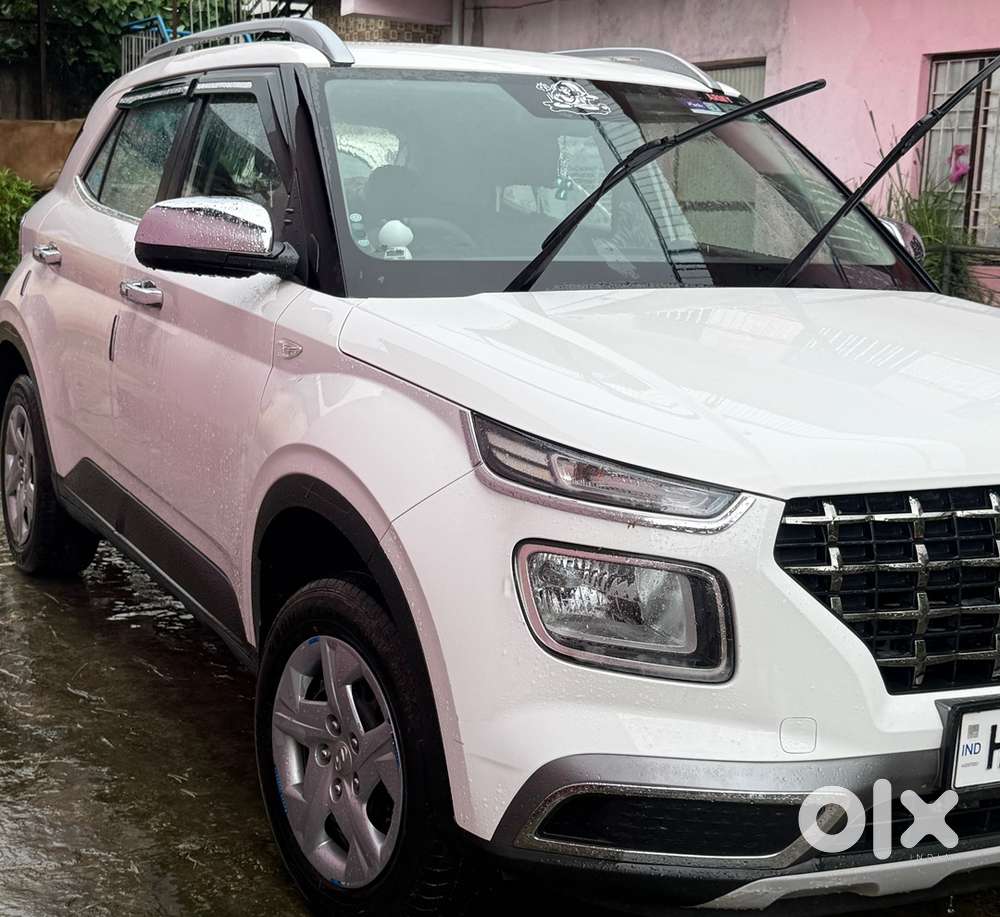 Hyundai Venue S 1.2 Petrol Manual | Dec 2021 | 35,000 Km | First Owner