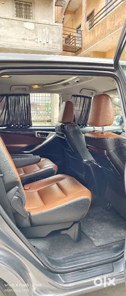 Toyota Innova Crysta 2016 Automatic 2.8 Z