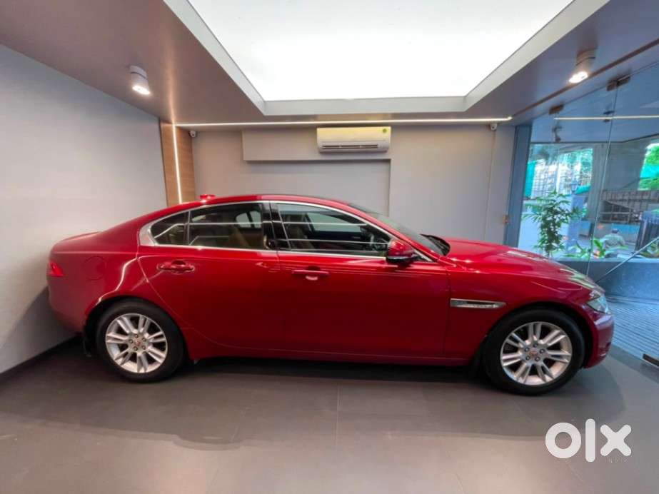 Jaguar Xe Portfolio, 2016, Petrol