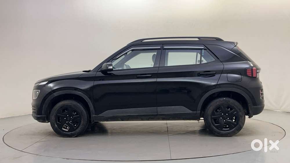 Hyundai Venue Sx Knight Edition Mt, 2025, Petrol