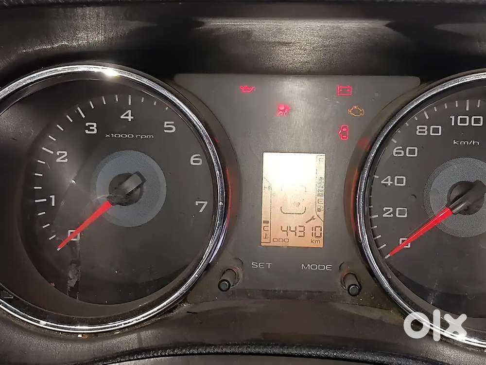 Mahindra Tuv 300 Plus 2019