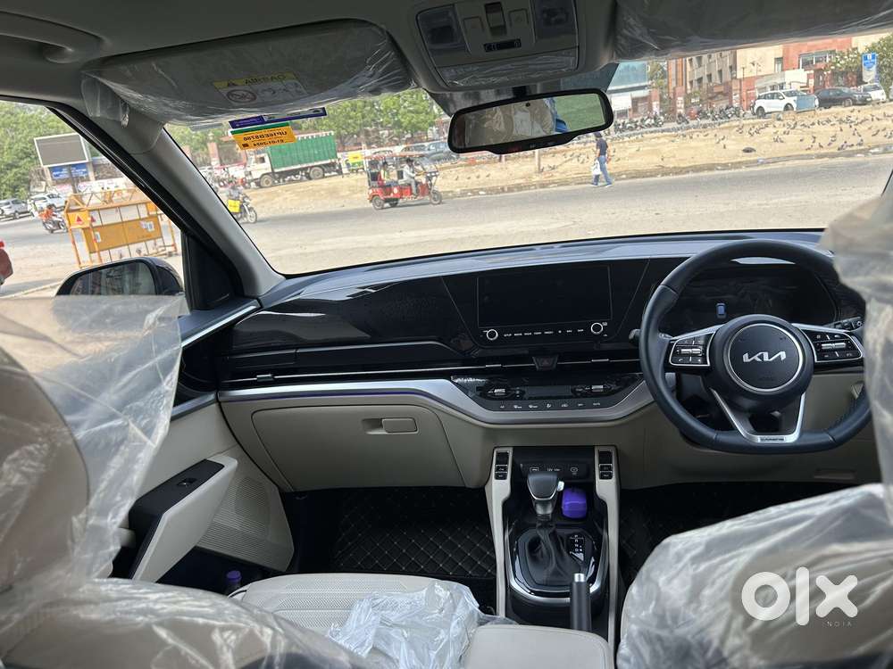 Kia Carens Luxury (o)1.5 Diesel At 7 Str, 2024, Diesel