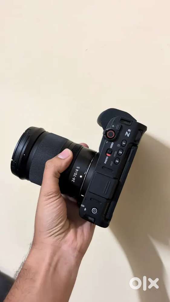 Nikon zr + Nikkor 24-70mm f4s