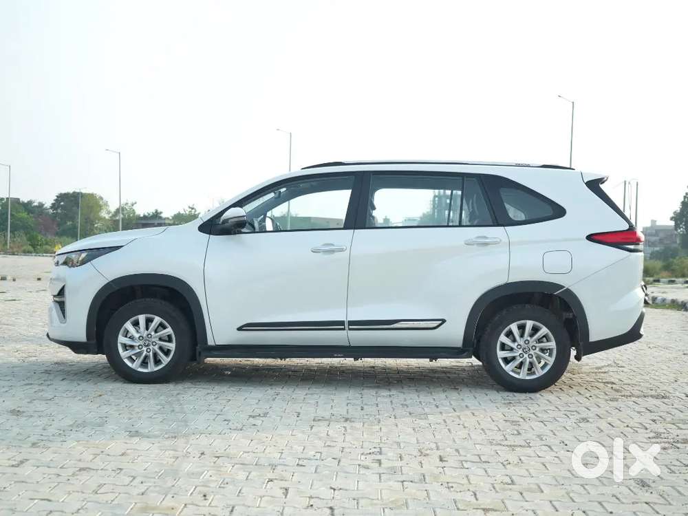 Toyota Innova Hycross Gx 2024 8 Seater
