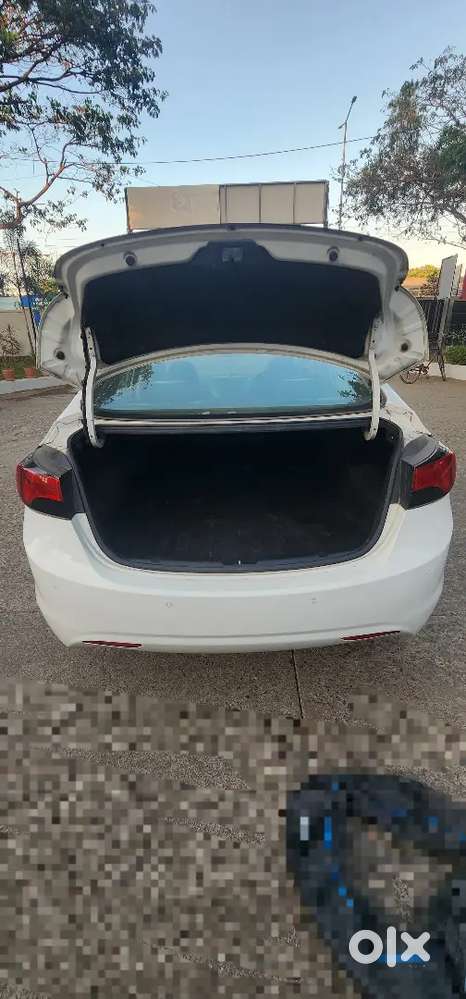 Hyundai Elantra 2014 Diesel 92234 Km Family Useing Car Top Model