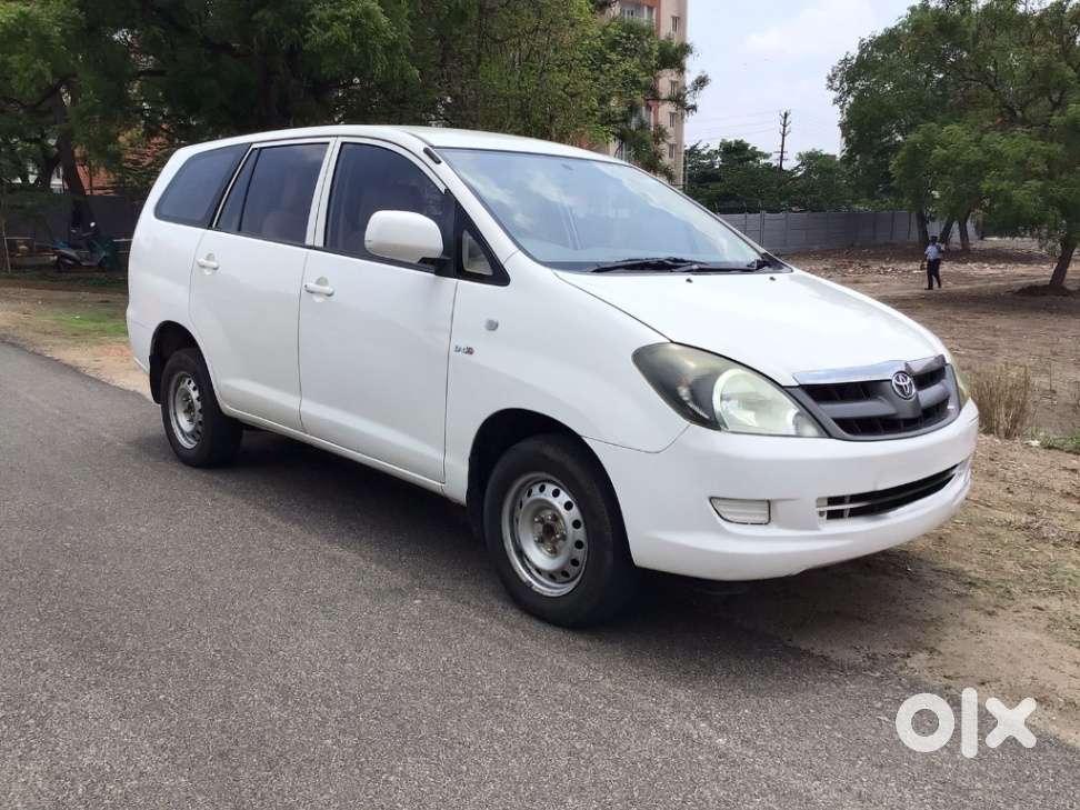 Toyota Innova 2004-2011 2.5 E Diesel Ps 7-seater, 2007, Diesel
