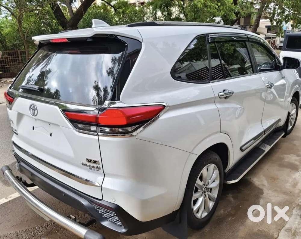 Toyota Innova Hycross 2024 Petrol Well Maintained
