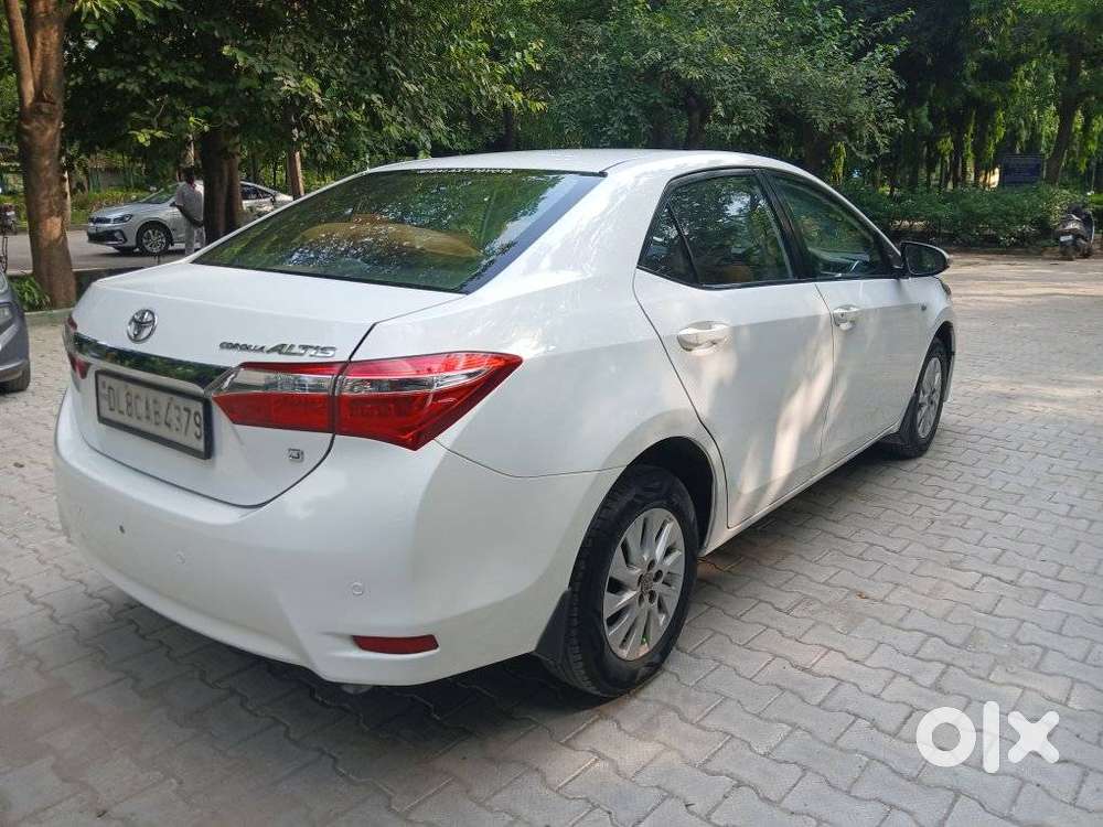 Toyota Corolla Altis 1.8 J, 2015, Petrol