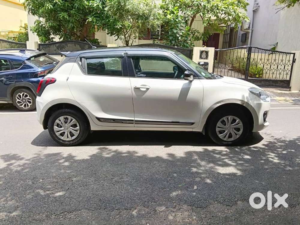 Maruti Suzuki Swift Vxi + Manual, 2022, Petrol