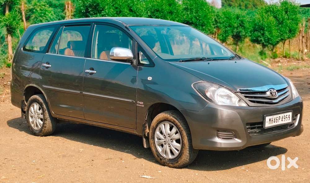 Toyota Innova 2.5 Vx 8 Seater Bs Iv, 2012, Diesel