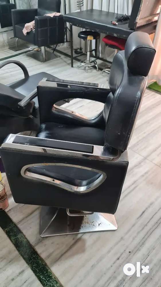 Olx old clearance beauty parlour chair
