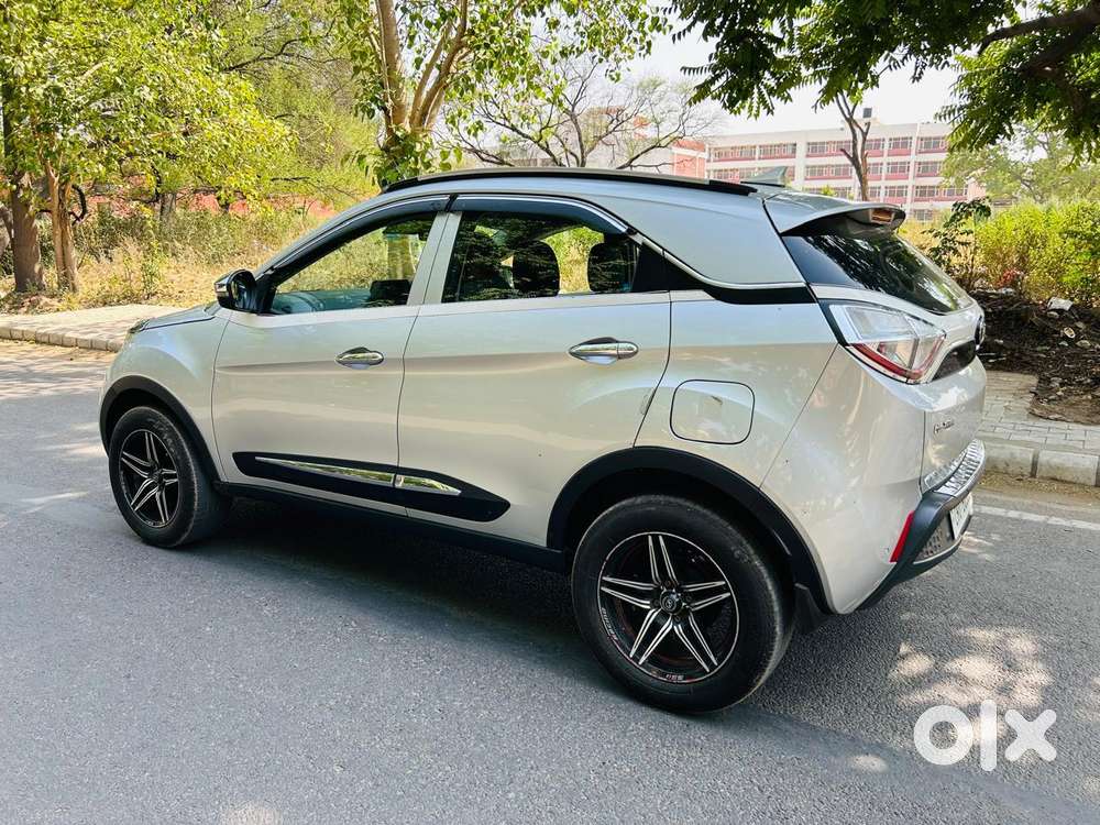 Tata Nexon 1.2 Revotron Xt, 2017, Petrol