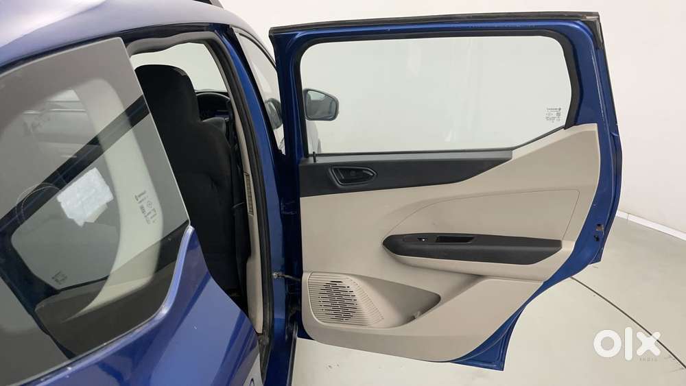 Renault Triber Rxt, 2022, Petrol