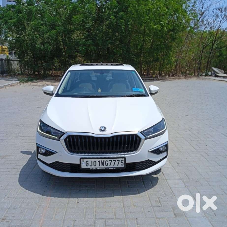 Skoda Slavia Style 1.0l Tsi At, 2022, Petrol