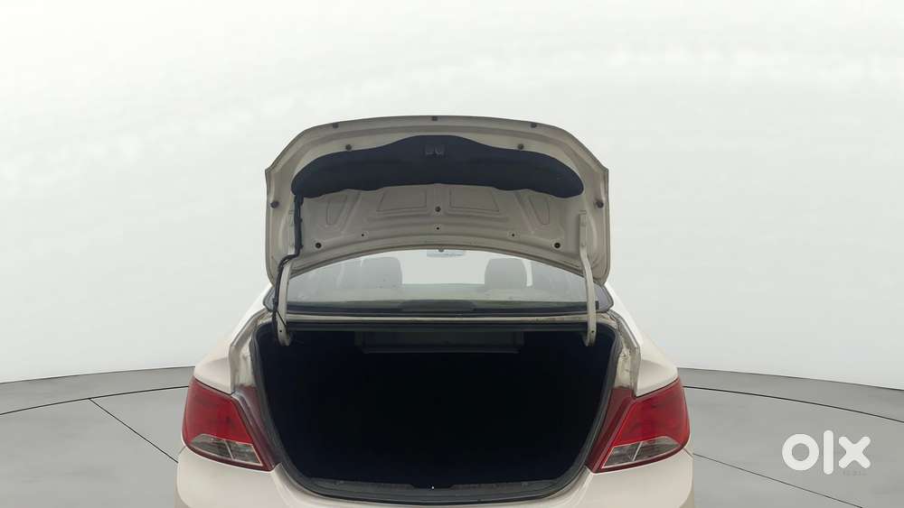 Hyundai Verna 1.6 Vtvt Sx, 2017, Petrol