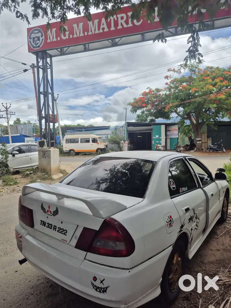 Mitsubishi Lancer 2000 Diesel 98000 Km Driven