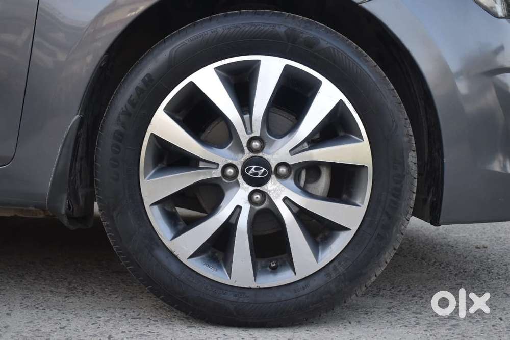 Hyundai Verna 1.6 S (o) Vtvt At, 2015, Petrol