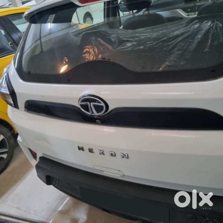 Tata Nexon 1.2 Revotron Xma Amt, 2023, Petrol
