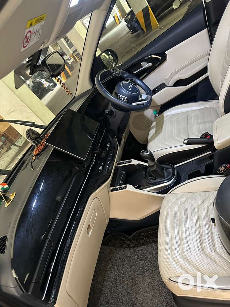 Kia Carens Prestige 2023