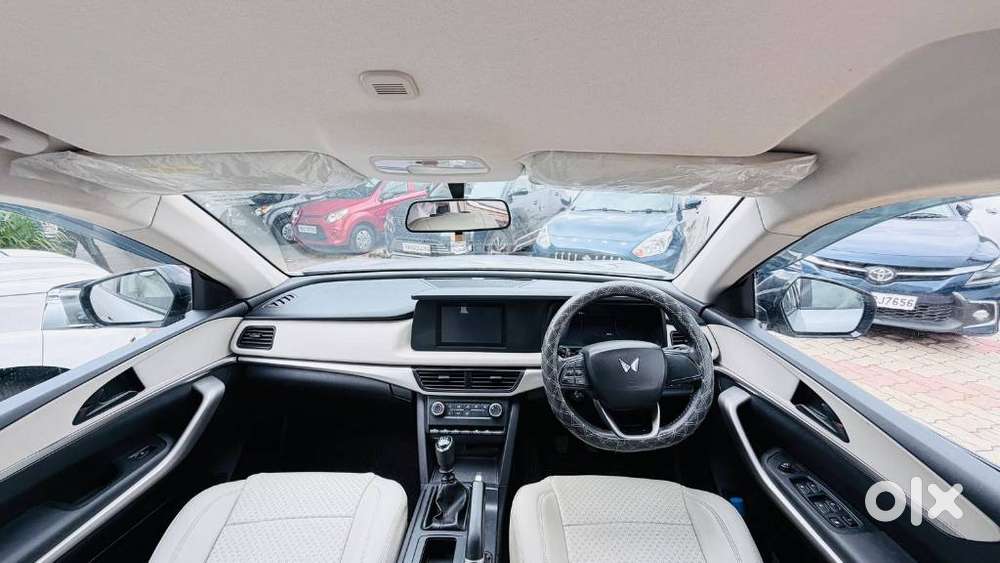 Mahindra Xuv700 2.2 Mx Diesel Mt 5 Str, 2023, Diesel