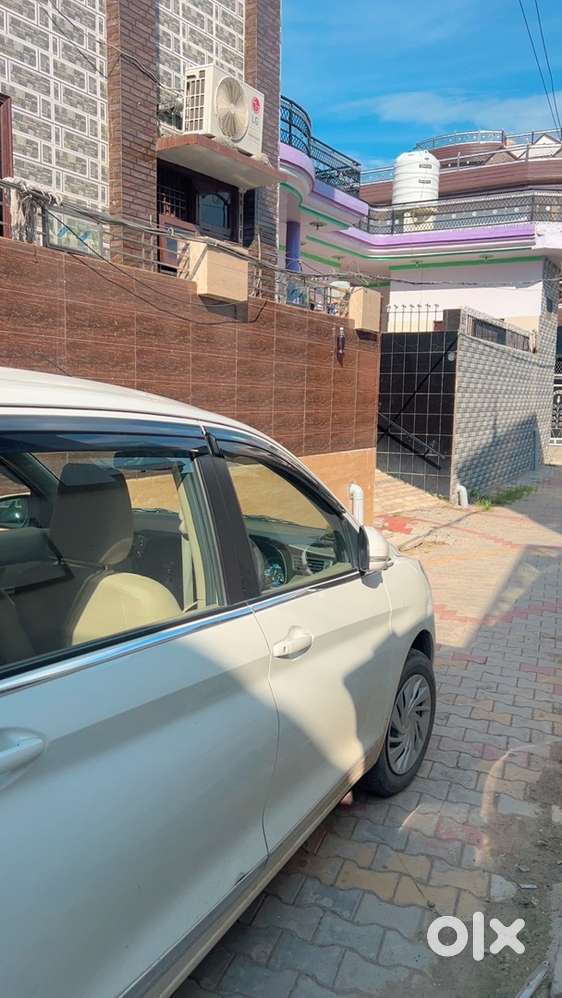 Maruti Ertiga 1.5 Vxi 2025