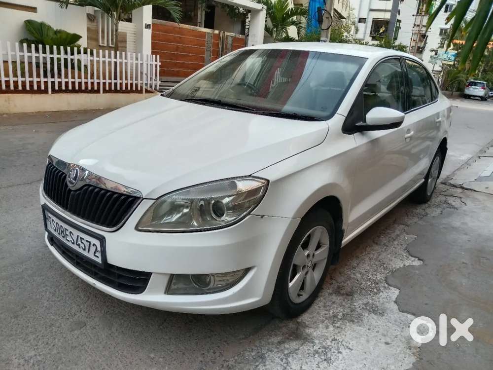 Skoda Rapid 1.5 Tdi Style/1.5 At Style, 2015, Diesel
