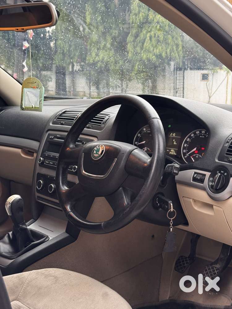 Skoda Laura 1.8 Ambition Tsi, 2010, Petrol