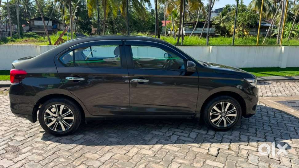 Honda Amaze, 2023, Petrol