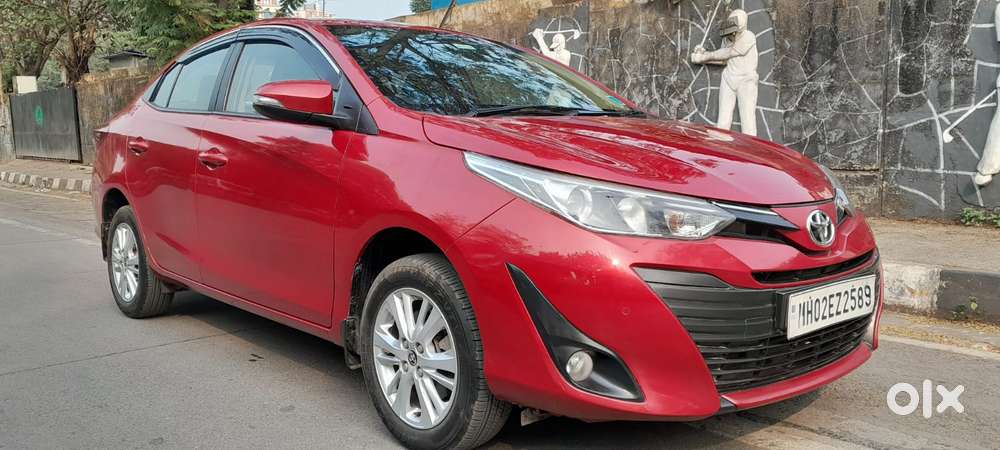 Toyota Yaris V Cvt, 2018, Petrol