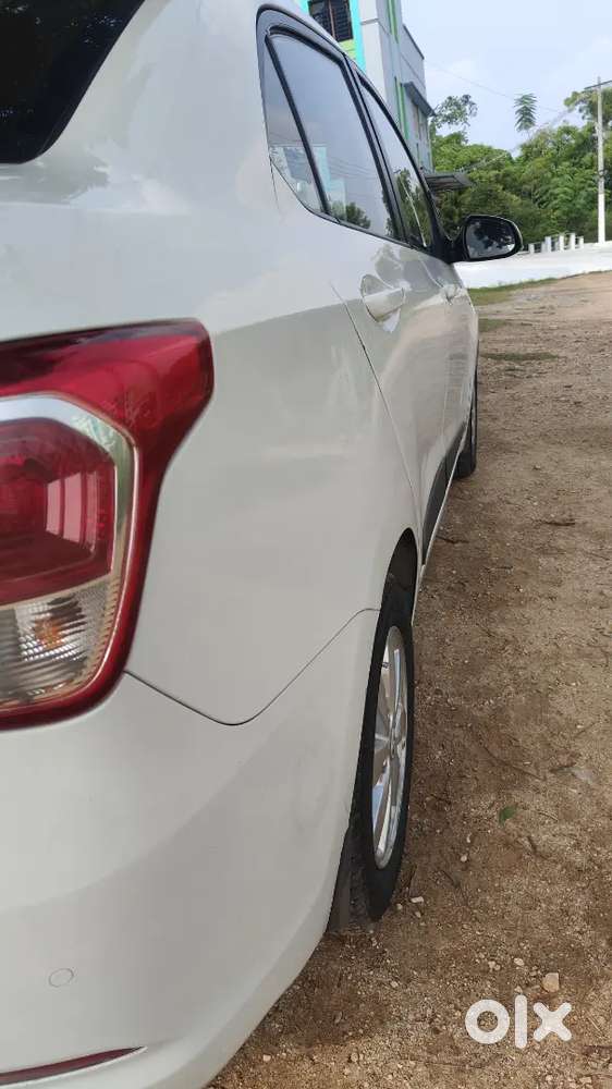 Hyundai Xcent 2016