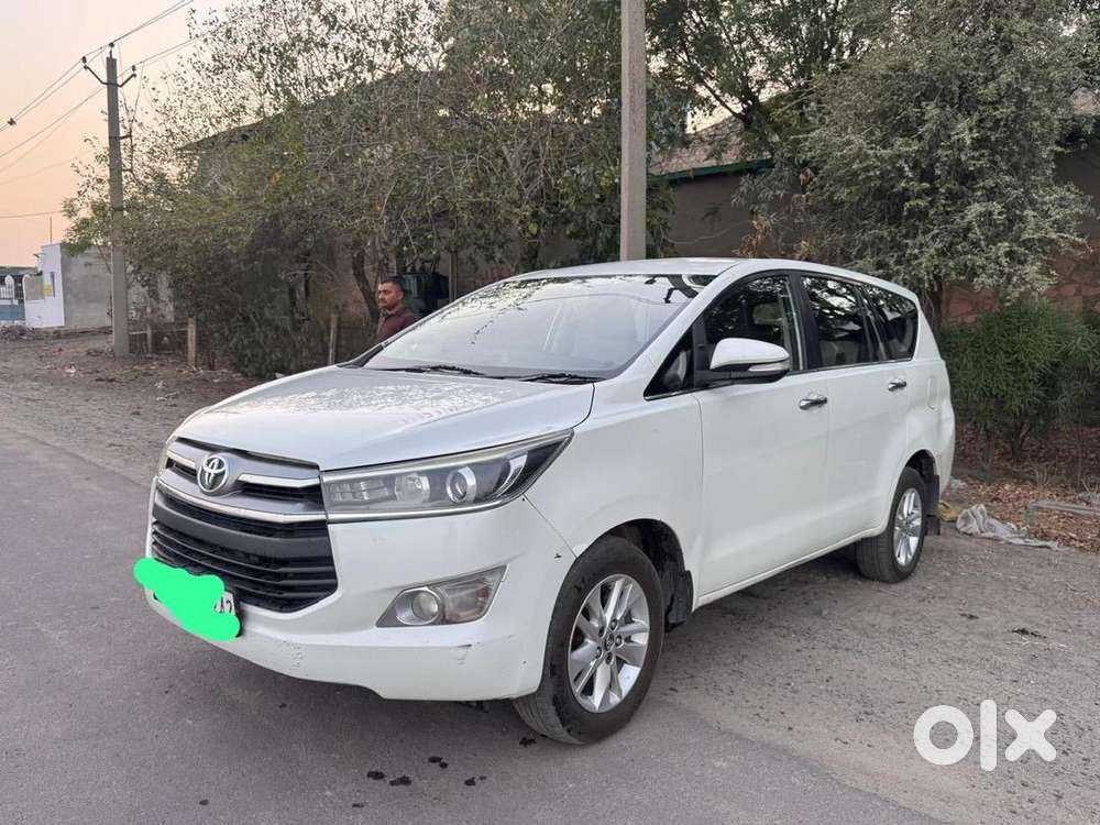 Toyota Innova Crysta 2016 Diesel Well Maintained