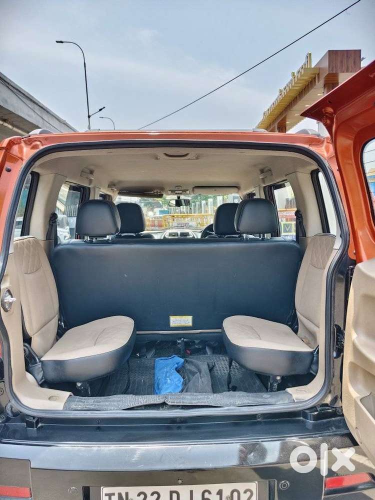 Mahindra Tuv 300 T10 Amt Dual Tone, 2017, Diesel